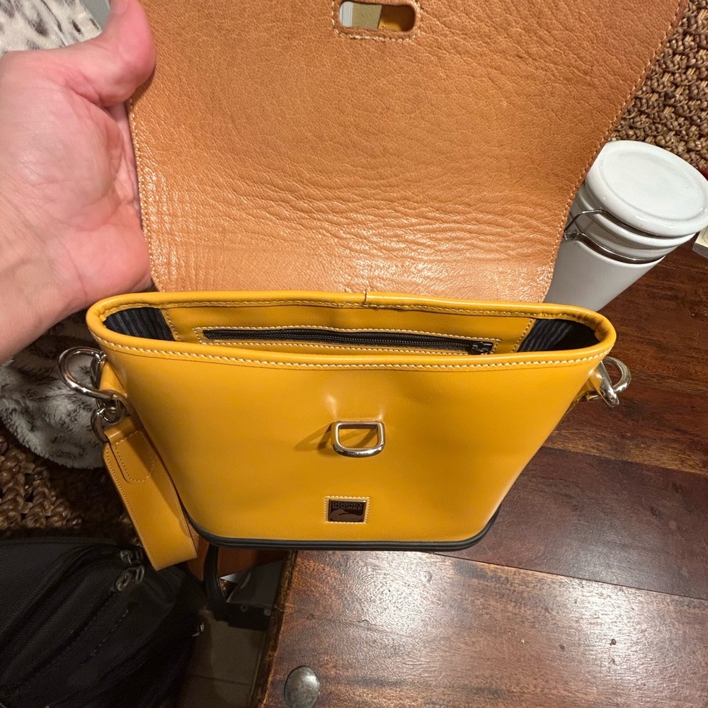 Vintage Dooney & Bourke Parasole Flap Mustard Leather  Bag - Picture 12 of 16